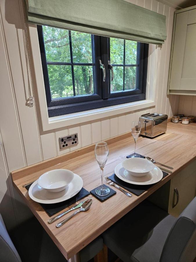 Woodland Shepherds Hut - 'Saga' Κερνάρφον Εξωτερικό φωτογραφία